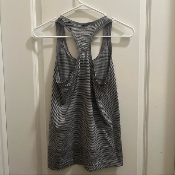 Lululemon Women's 6 Swiftly Racerback Tank Top Black White Striped Athletic Run - Picture 3 of 5
